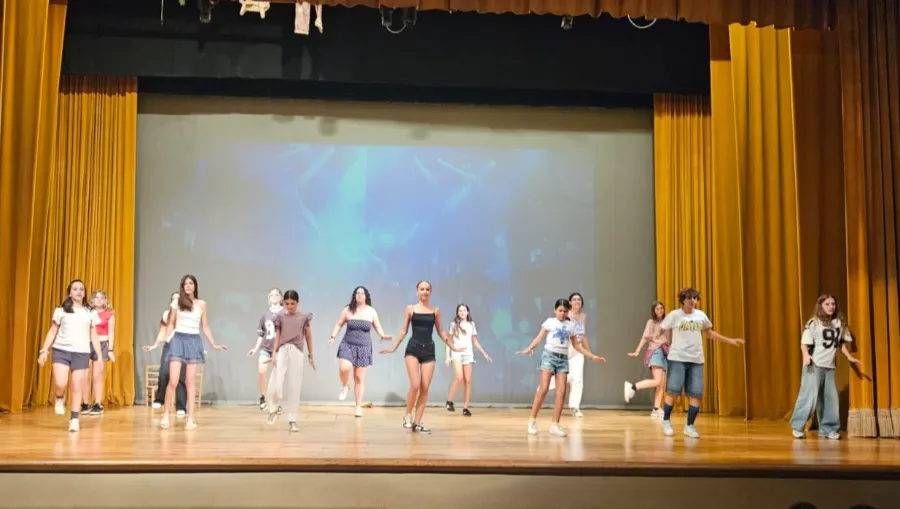 Campamento de inglés seguro para niños