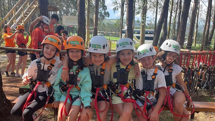 Cómo elegir el mejor campamento de inglés para tu hijo según su edad