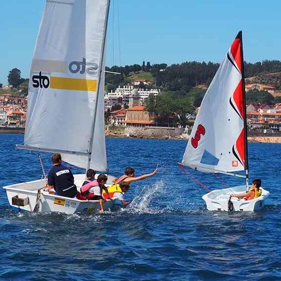 Sailing activity at the summer camp on the Asturian coast