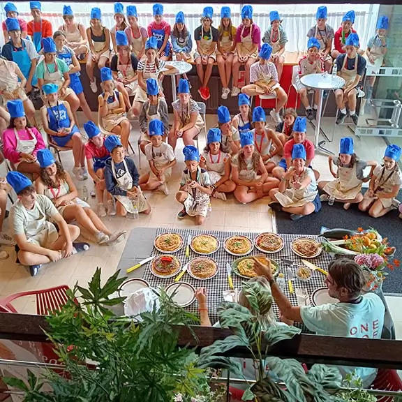 Grande finale de l'activité Cuisine dans la colonie internationale en anglais